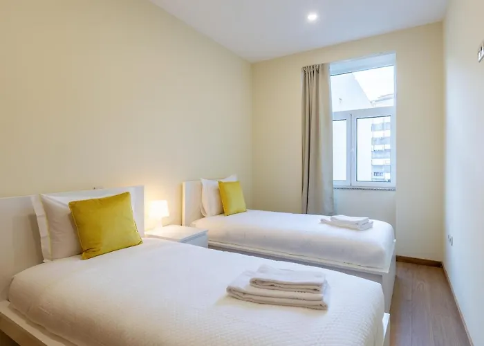 Yellow Tiles By Pcale * Oporto