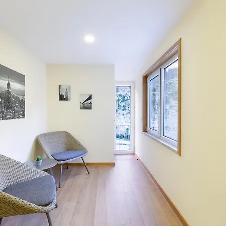 Yellow Tiles By Pcale Apartment Porto