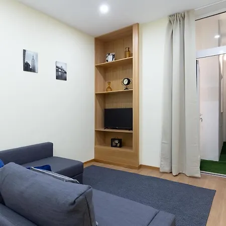 Yellow Tiles By Pcale Apartment Porto