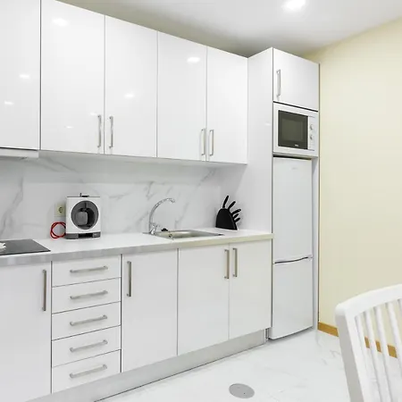 Yellow Tiles By Pcale Apartment Porto