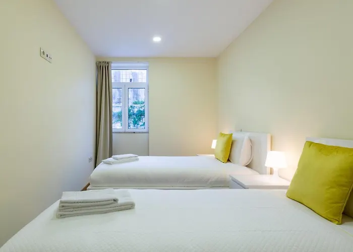 Yellow Tiles By Pcale * 포르투